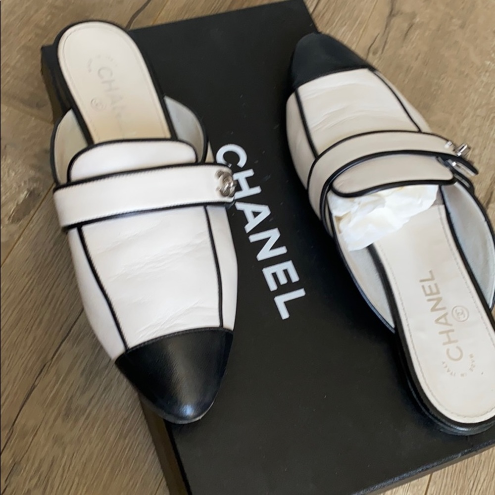 Shoes - Picture 4 of 4